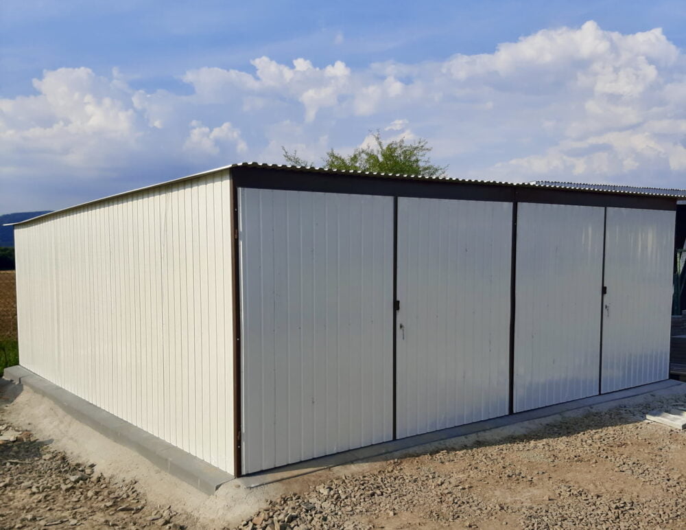 garaż blaszany 6x6