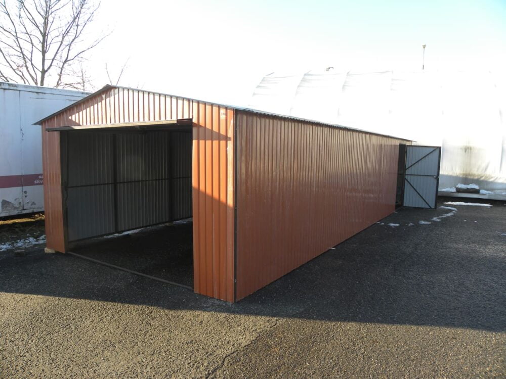 Garaż blaszany standard dwuspadowy z bramą uchylną 4x10 - Image 3