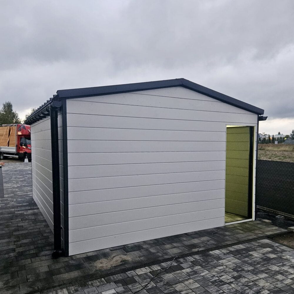Garaż ocieplany z płyty warstwowej 5x6 brama segmentowa - Image 4