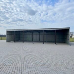 Lichobežníkový plechový prístrešok 18x6, výška 3 m