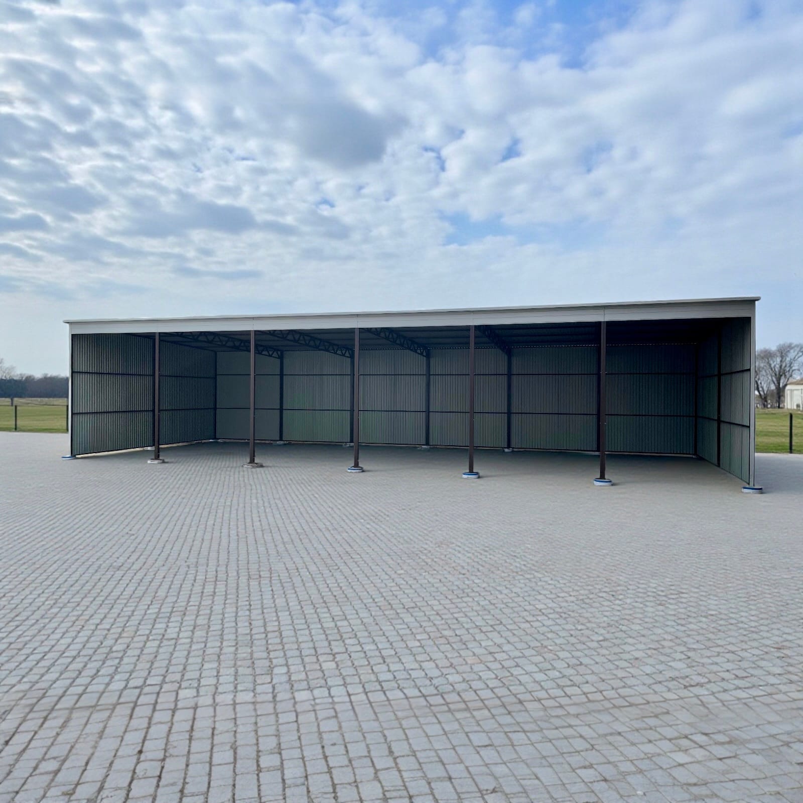 Wiata garażowa z blachy trapezowej 18x6 wysokość 3m