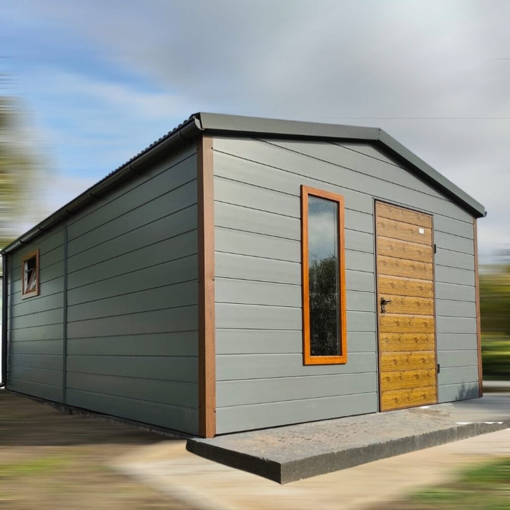 Zateplený záhradný domček 3x6 zo sendvičových panelov